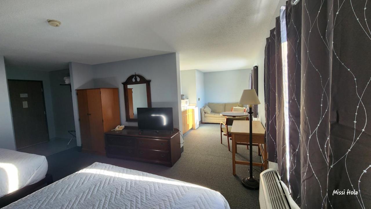 The Oasis Hotel & Bar Sheboygan Falls Esterno foto