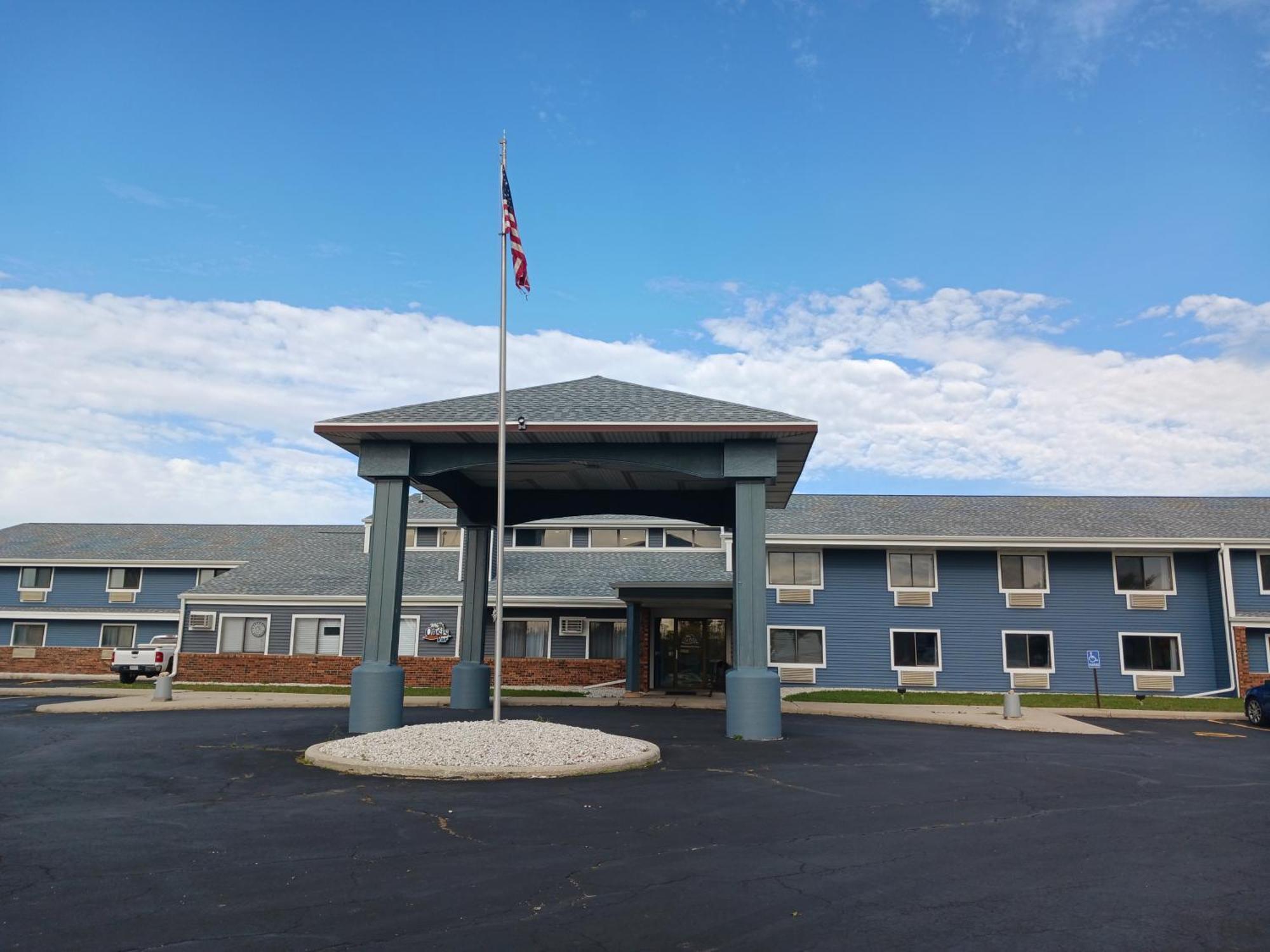 The Oasis Hotel & Bar Sheboygan Falls Esterno foto